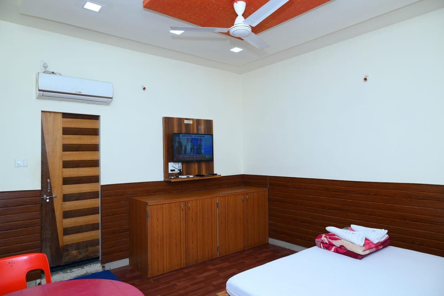 P P Lodging Mangvadi Bagian luar foto