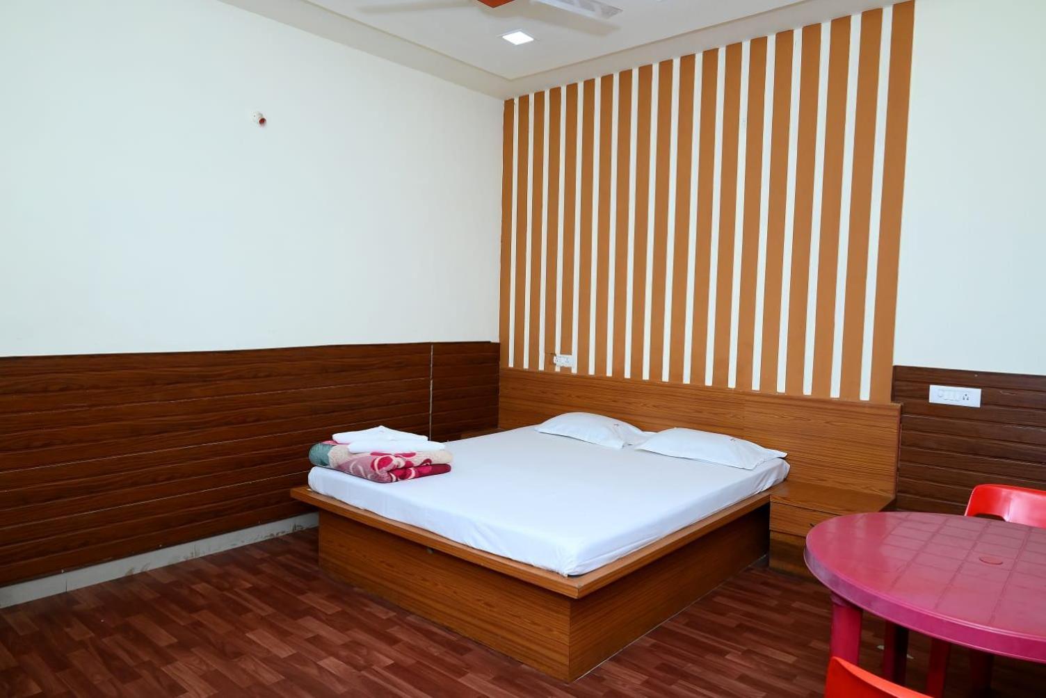 P P Lodging Mangvadi Bagian luar foto