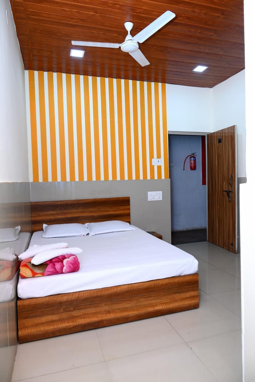 P P Lodging Mangvadi Bagian luar foto