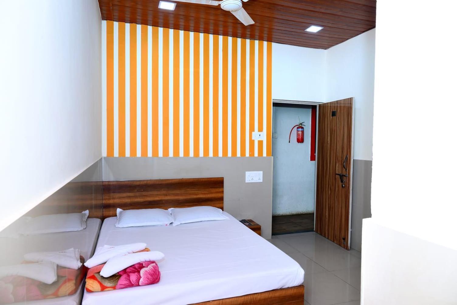 P P Lodging Mangvadi Bagian luar foto