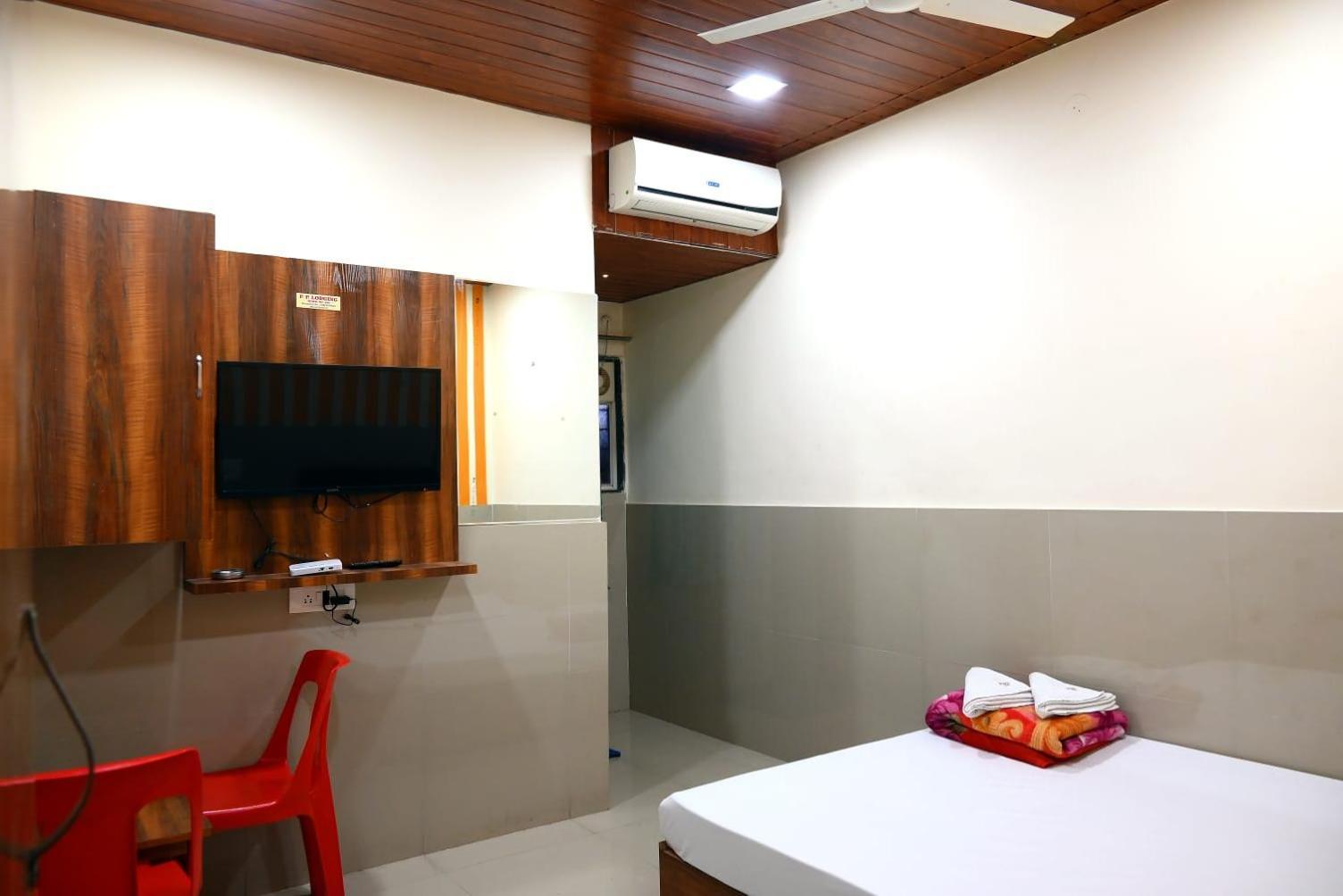 P P Lodging Mangvadi Bagian luar foto